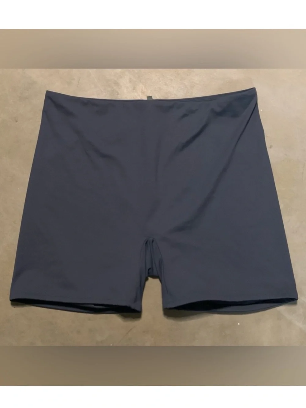 NWOT SKIMS Swim Mid-Waist Shorts in gunmetal 4X